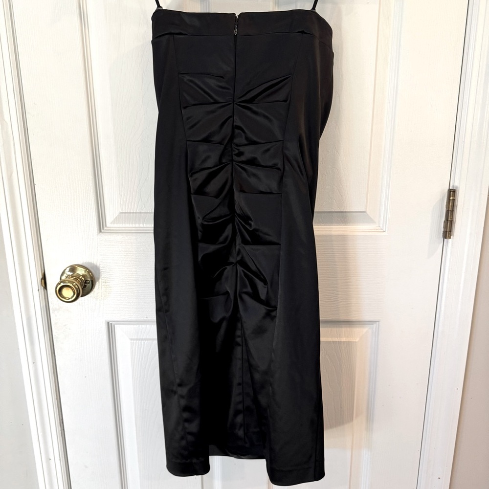 Nicole Miller Collection Black Strapless Ruched Satin Dress – Size 10 - Picture 5 of 5
